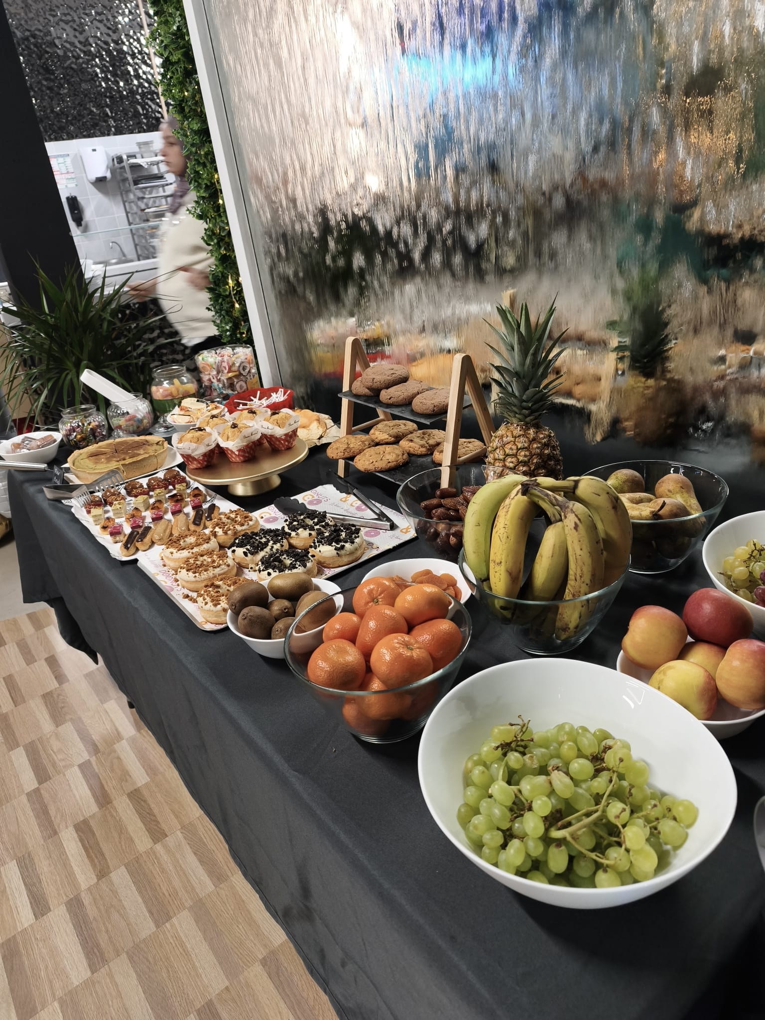 Buffet varié et convivial chez H2O Metz